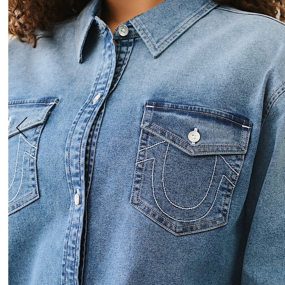 True Religion Oversized Denim Button up Shirt Crystal logo Women’s M NWT Western - Picture 2 of 14